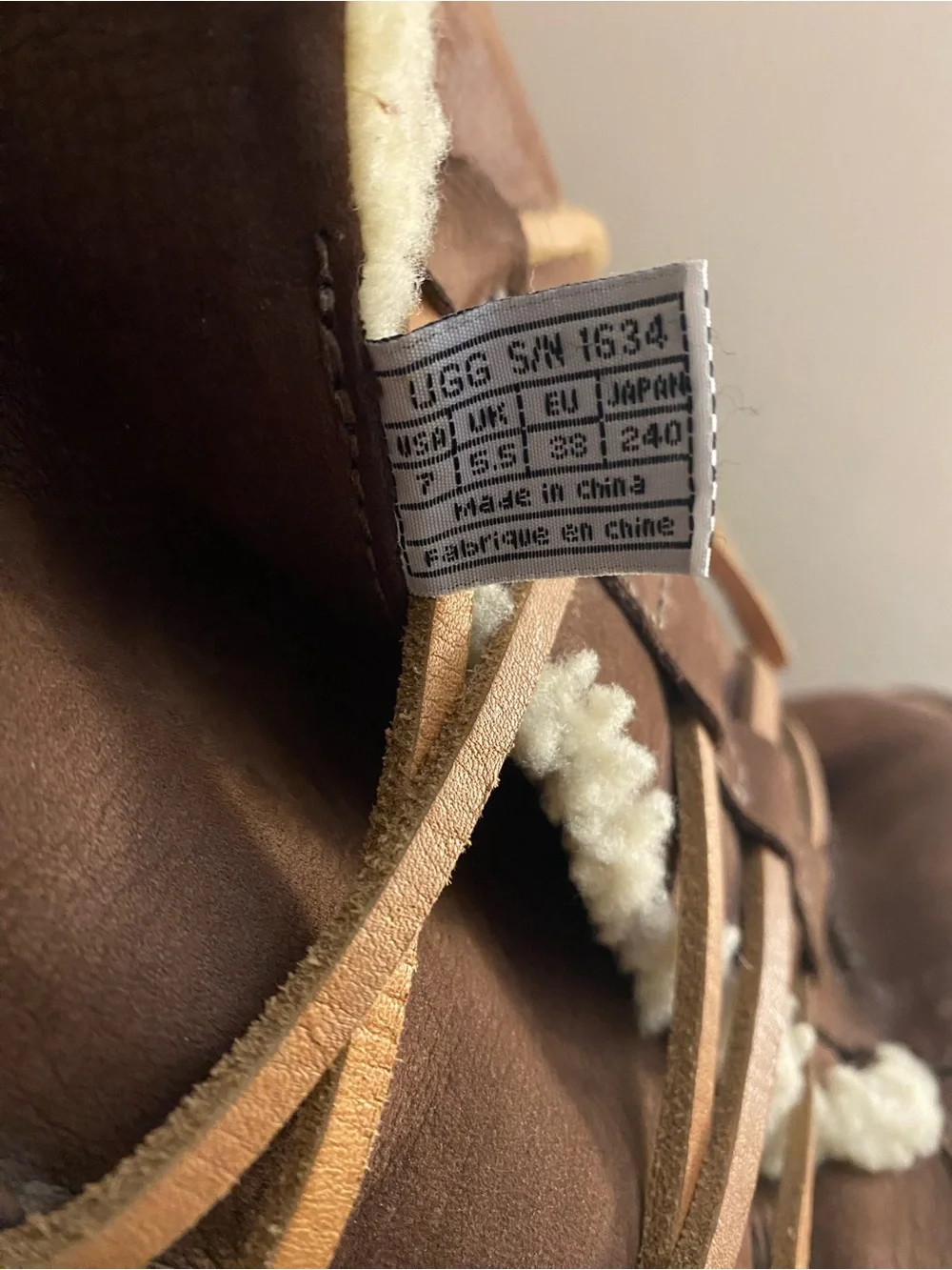 UGG Australia Sundance II Brown Leather Shearling Boots Size 7 S/N 1634 F8006E
